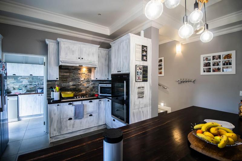 5 Bedroom Property for Sale in Myburgh Park Western Cape